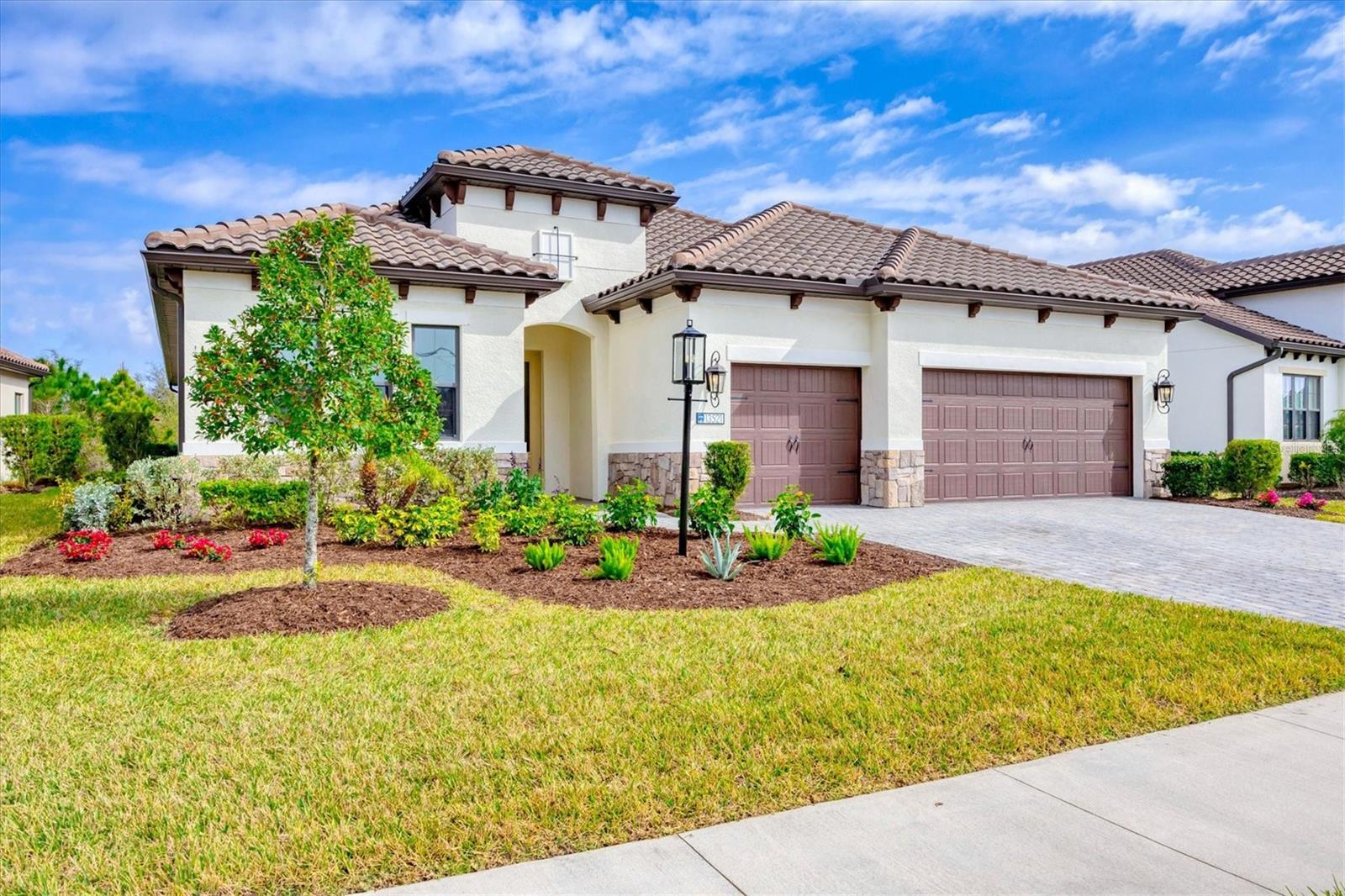 Image 7 of 79 For 13521 Deep Blue Place