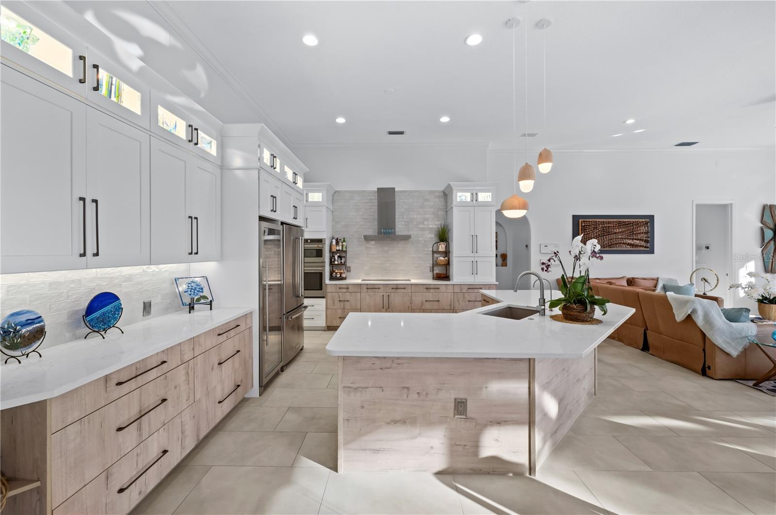 Listing photo id 12 for 10147 Cherry Hills Avenue Circle