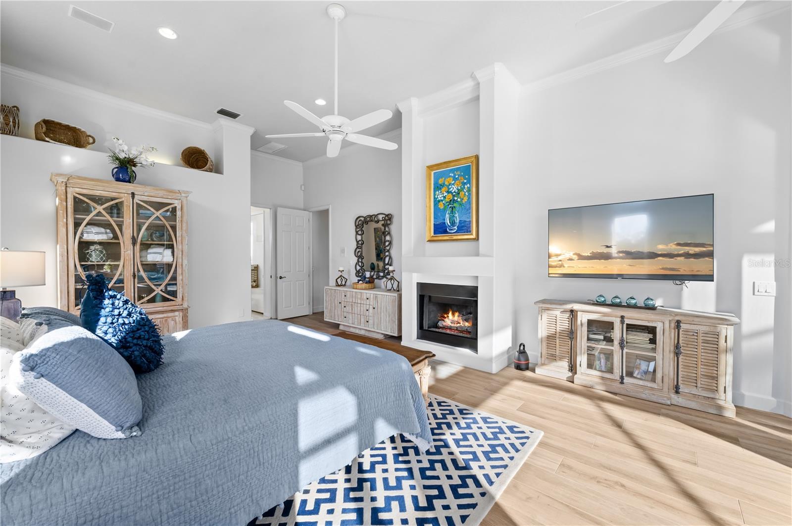 Listing photo id 22 for 10147 Cherry Hills Avenue Circle