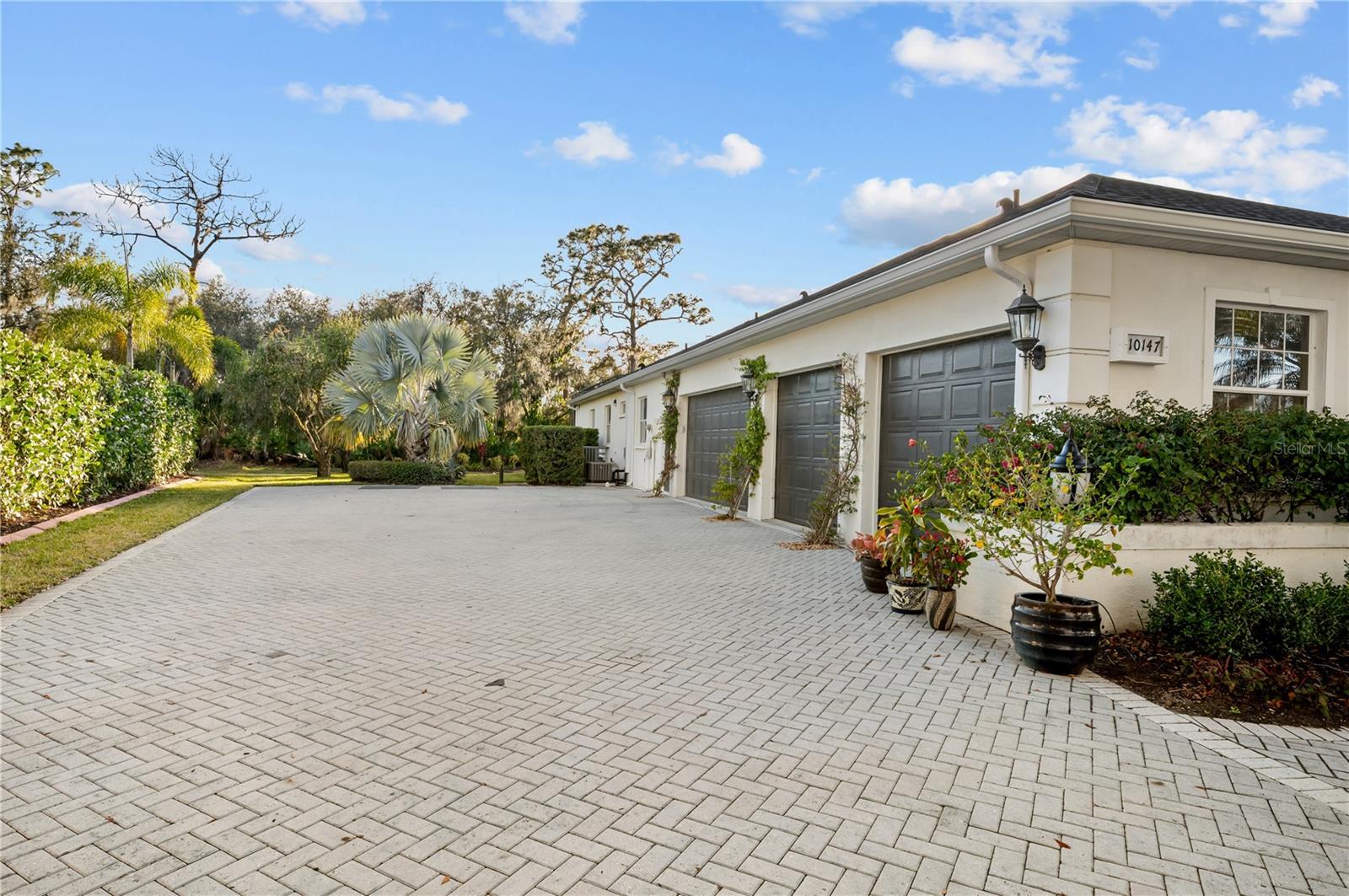 Listing photo id 47 for 10147 Cherry Hills Avenue Circle