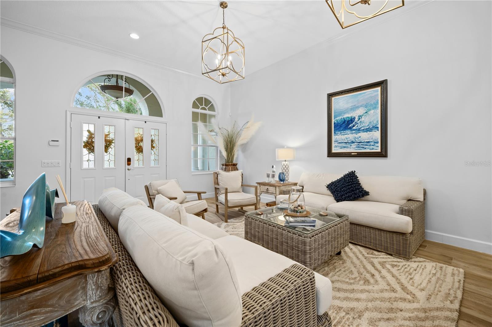 Listing photo id 4 for 10147 Cherry Hills Avenue Circle