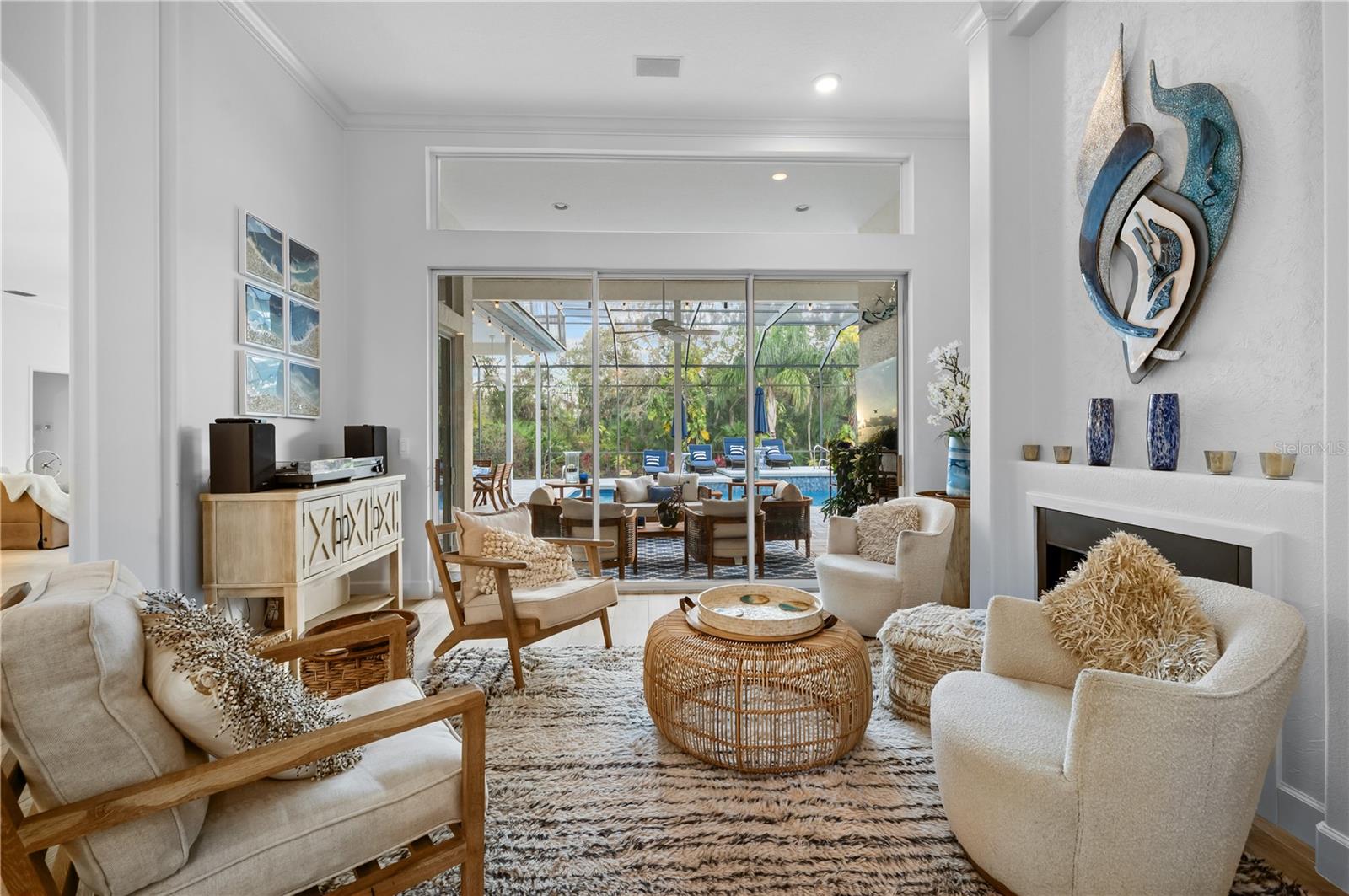 Listing photo id 6 for 10147 Cherry Hills Avenue Circle