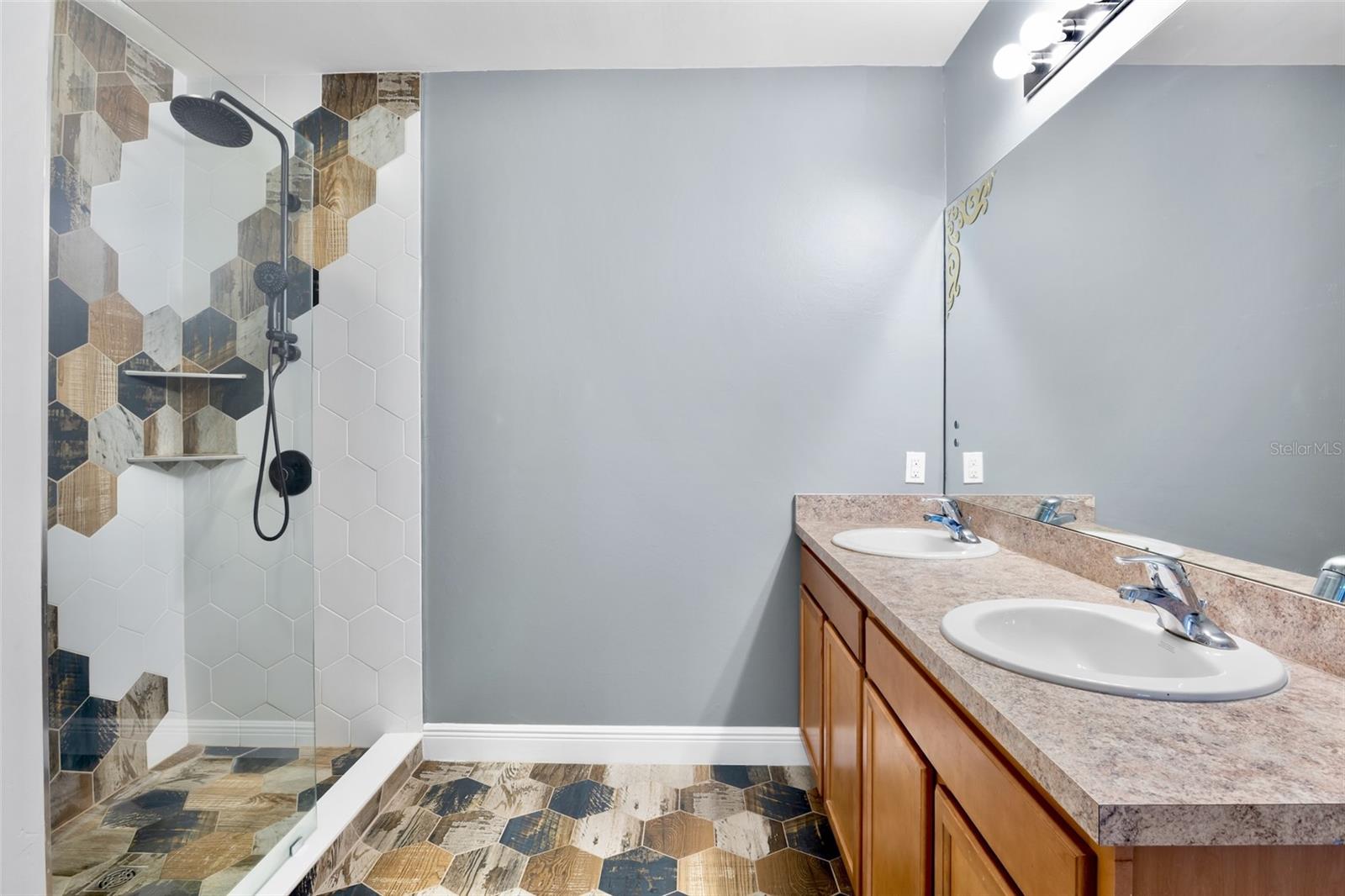 Image 16 of 29 For 28101 Arrowhead Circle
