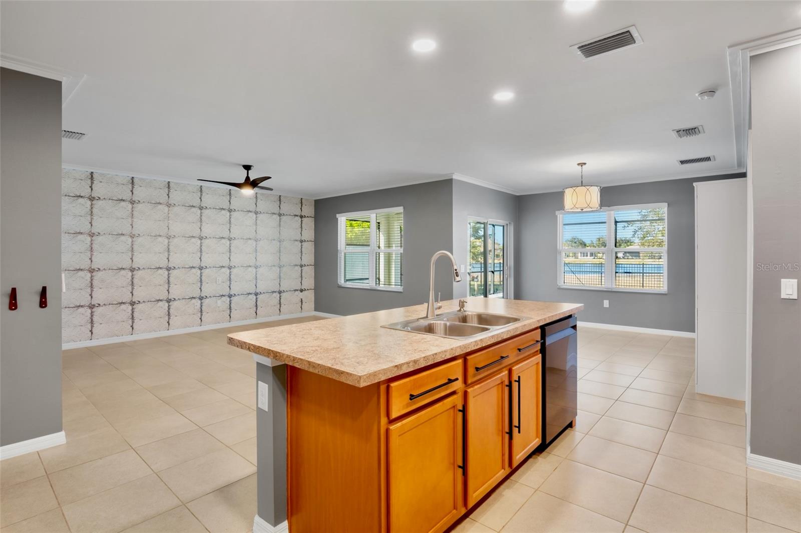 Image 9 of 29 For 28101 Arrowhead Circle