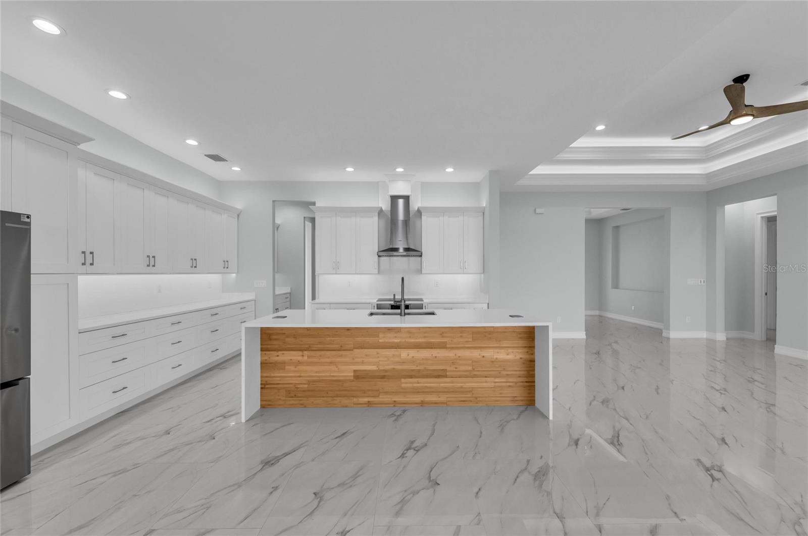 Image 18 of 65 For 2228 Harbour Drive