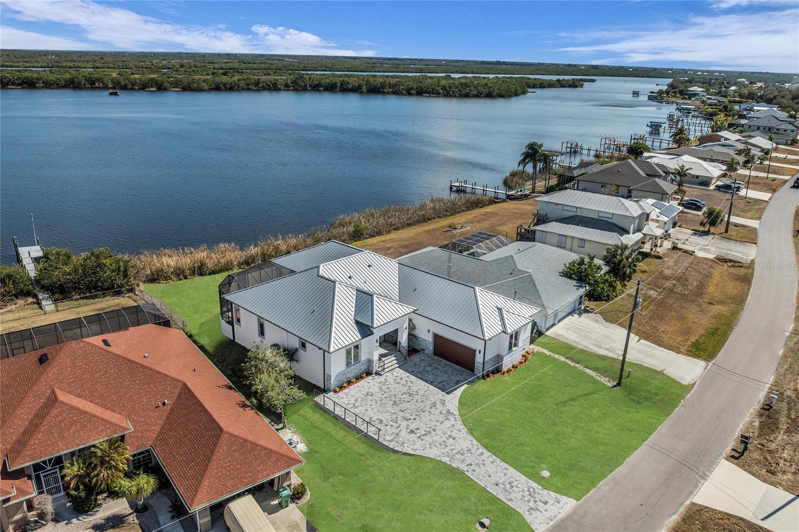 Image 3 of 65 For 2228 Harbour Drive