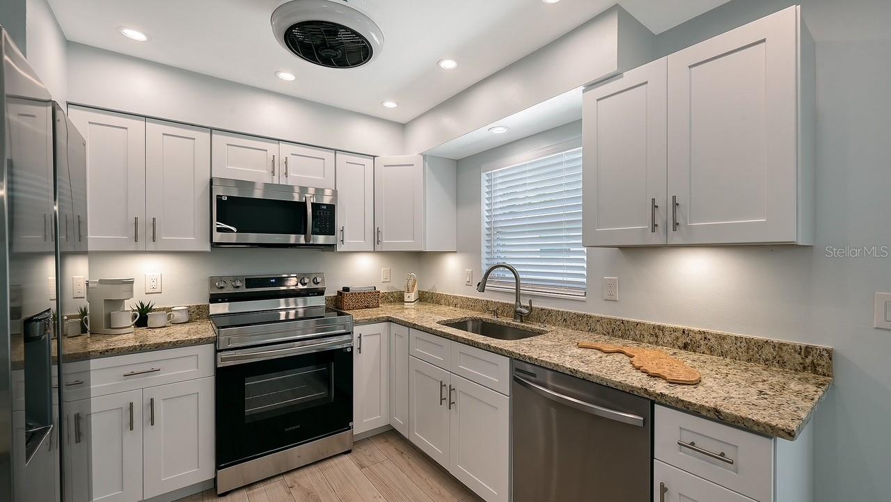 Image 14 of 73 For 2533 Waldemere Street