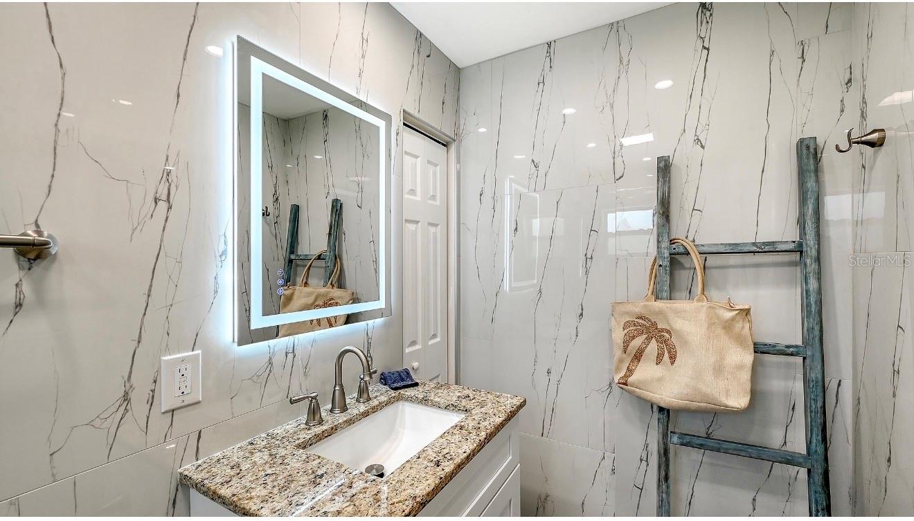 Image 24 of 73 For 2533 Waldemere Street