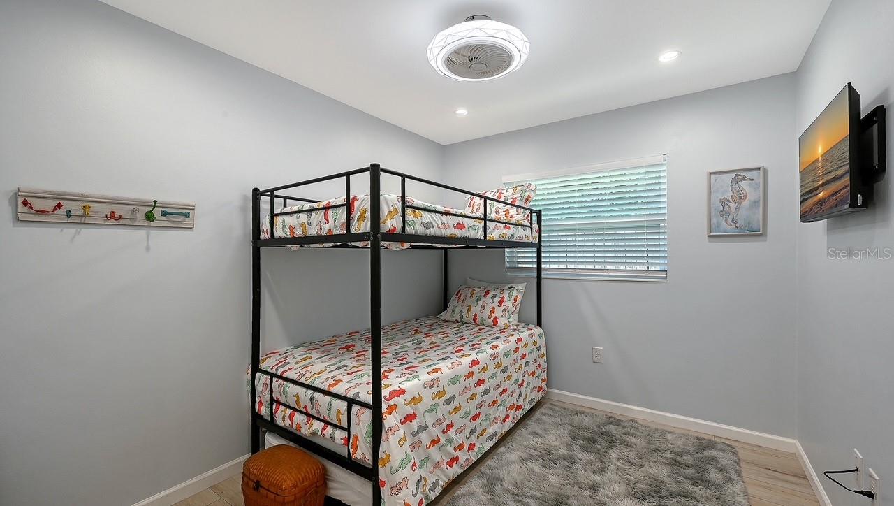 Image 26 of 73 For 2533 Waldemere Street