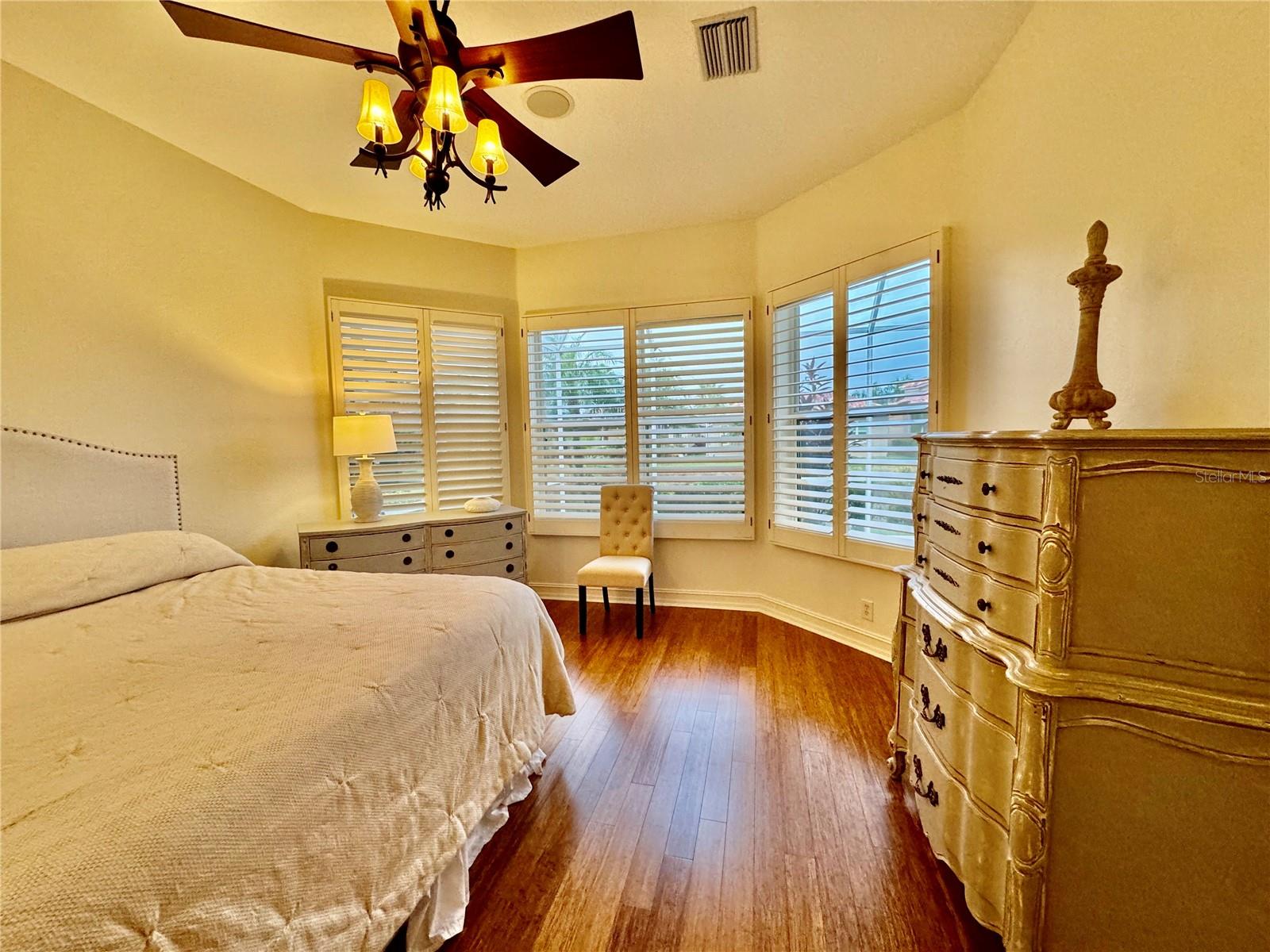 Image 26 of 57 For 307 9th Avenue E