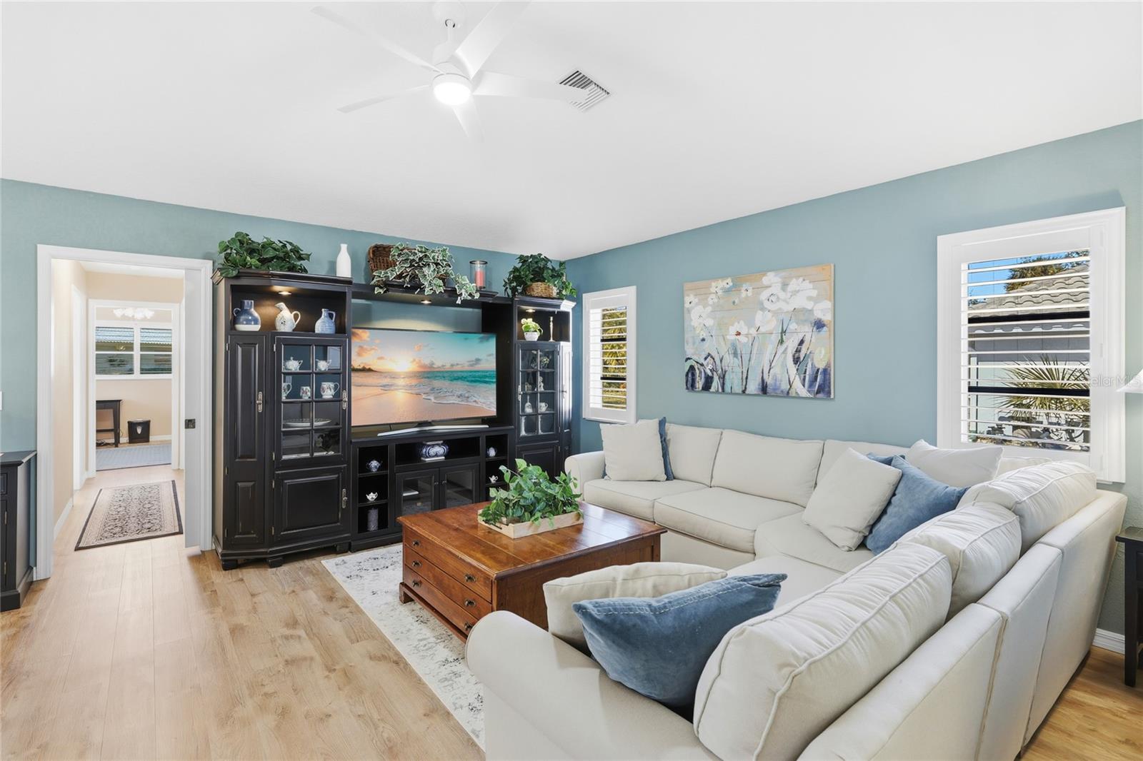 Image 14 of 48 For 373 Roseling Circle