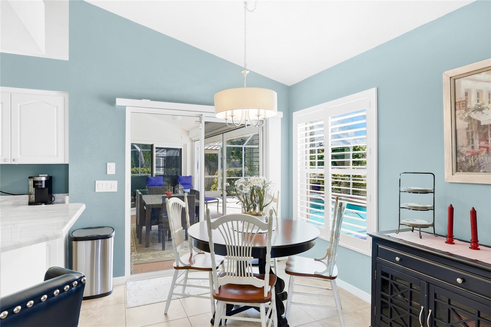 Image 17 of 48 For 373 Roseling Circle