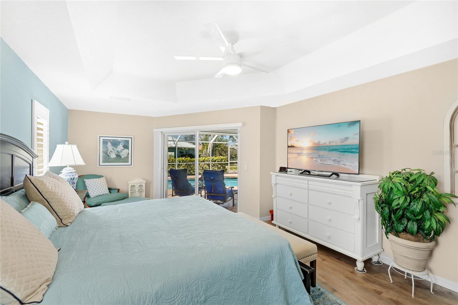 Image 19 of 48 For 373 Roseling Circle