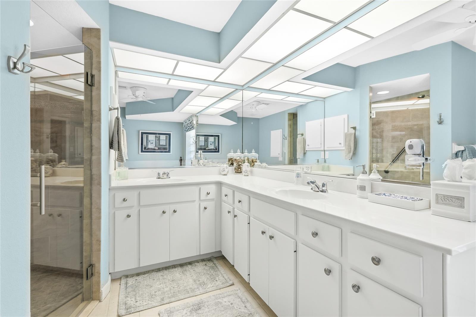 Image 22 of 48 For 373 Roseling Circle