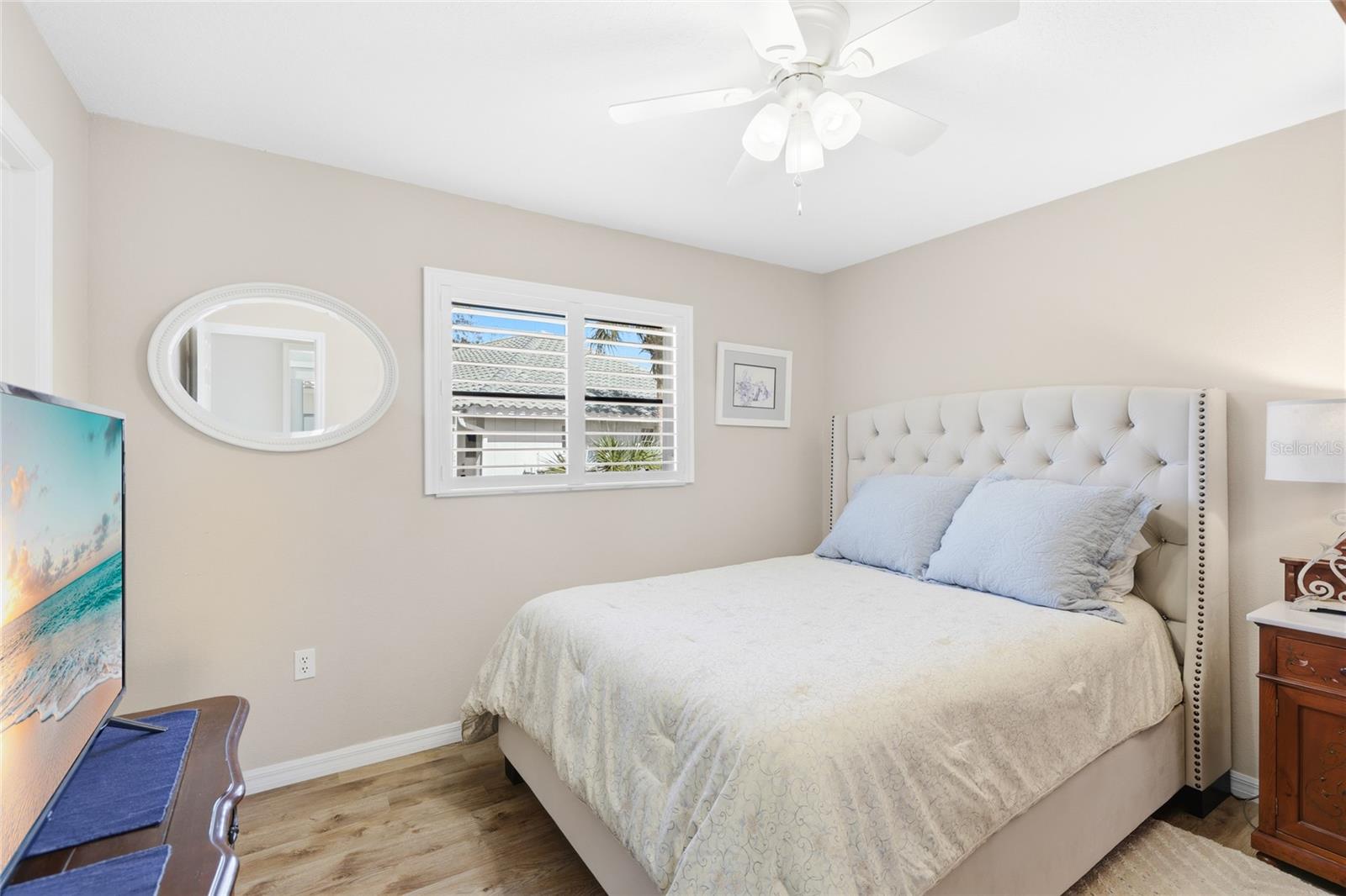 Image 23 of 48 For 373 Roseling Circle