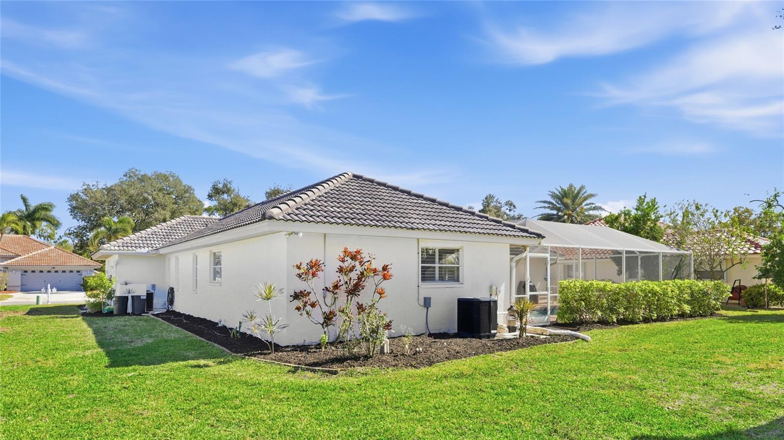 Image 36 of 48 For 373 Roseling Circle