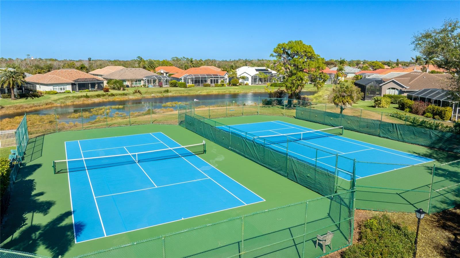 Image 41 of 48 For 373 Roseling Circle