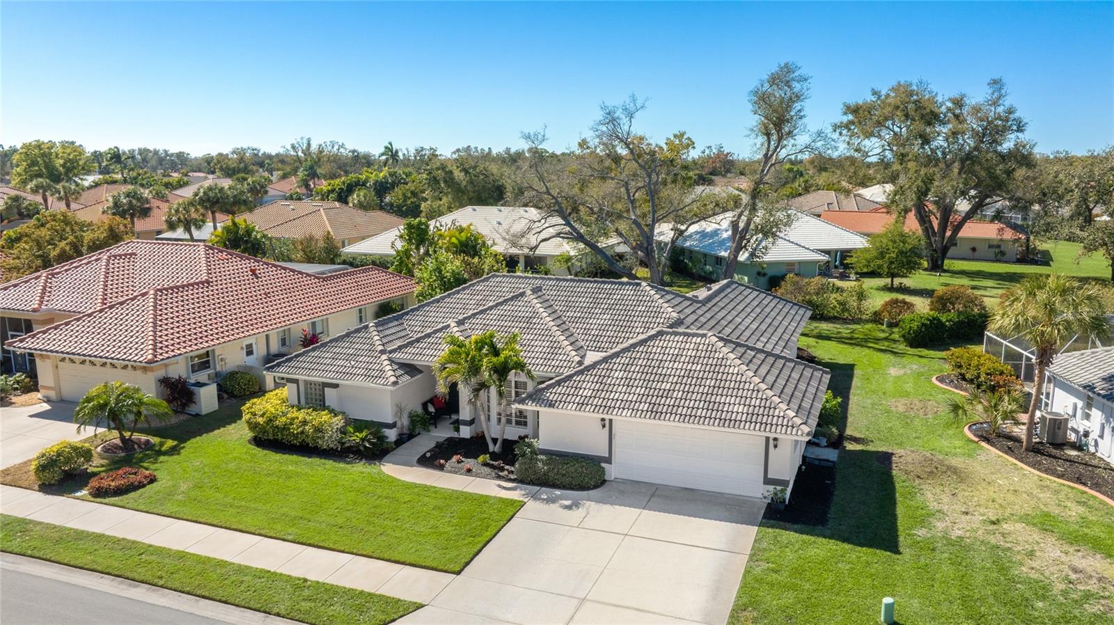 Image 5 of 48 For 373 Roseling Circle