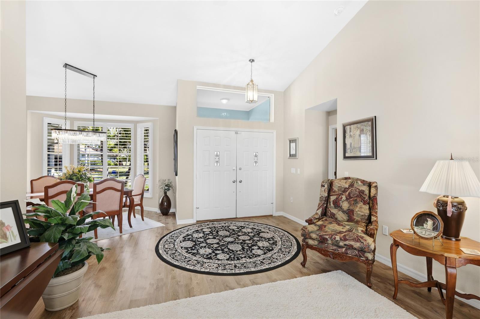 Image 8 of 48 For 373 Roseling Circle