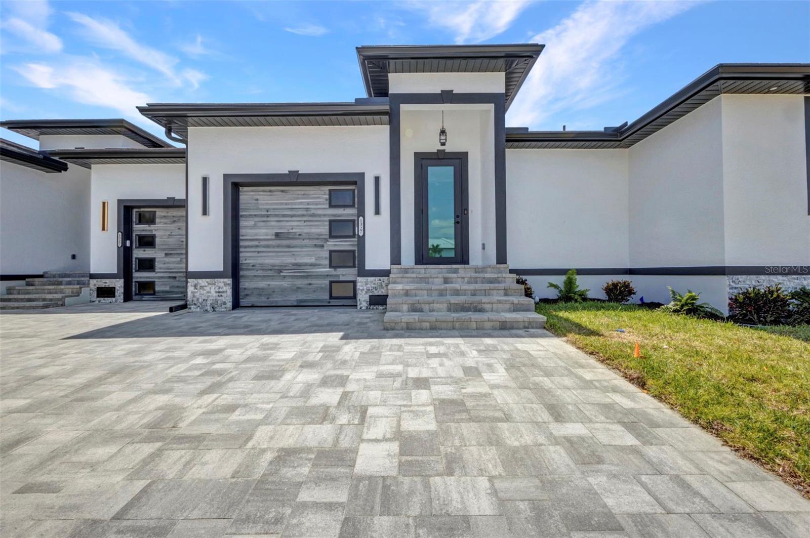 Image 2 of 48 For 1327 Wesley Drive