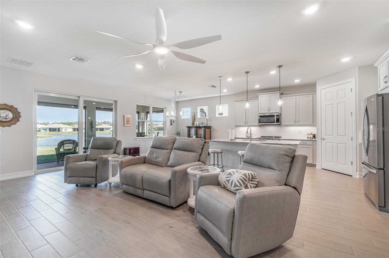 Image 4 of 34 For 3845 Crosswater Drive