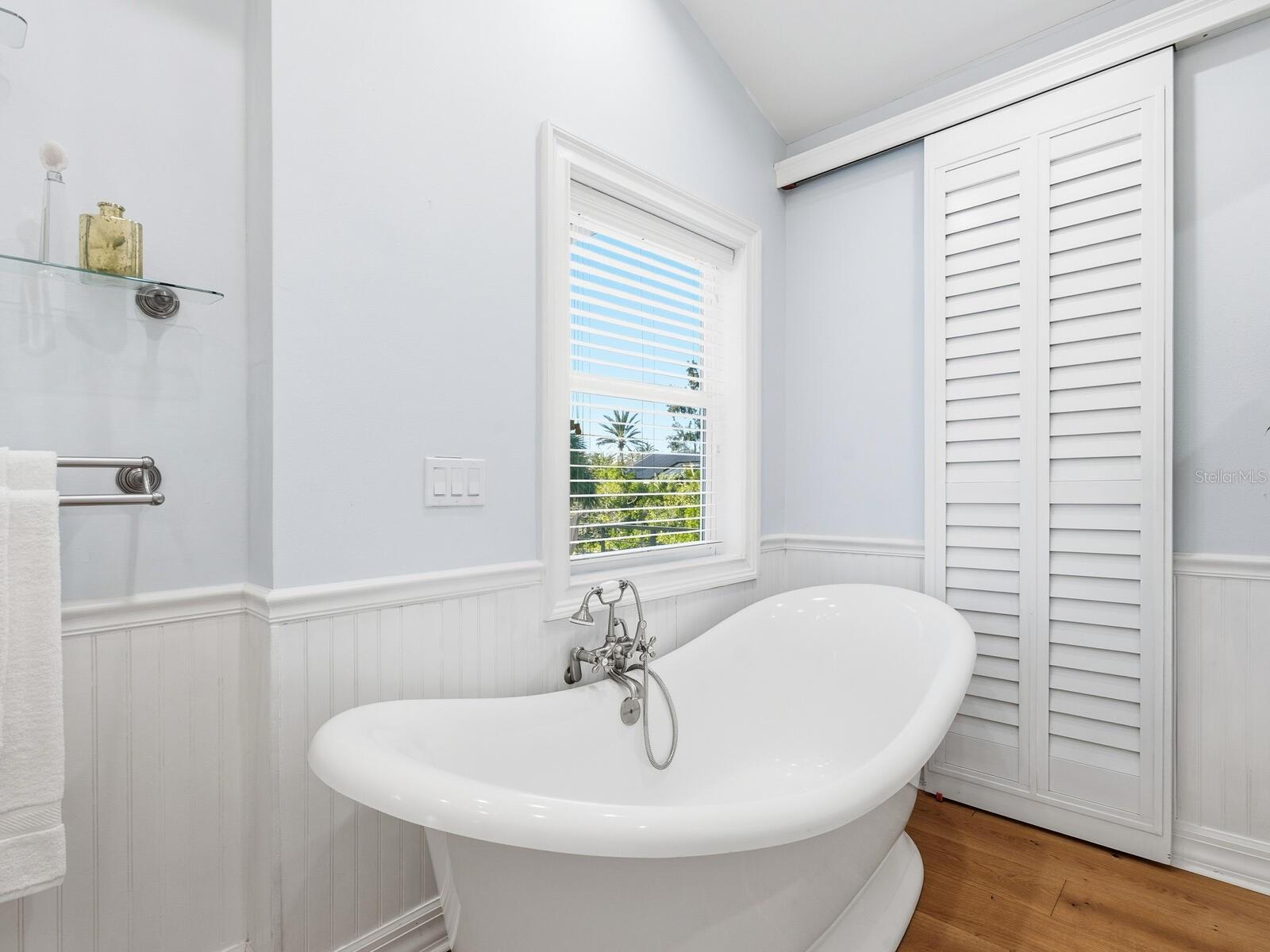 Image 28 of 71 For 6934 Belgrave Drive