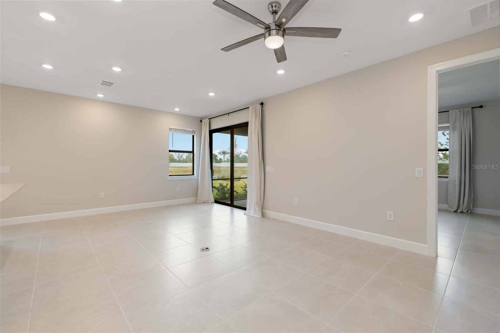 Image 19 of 48 For 5811 Silverside Pine Court