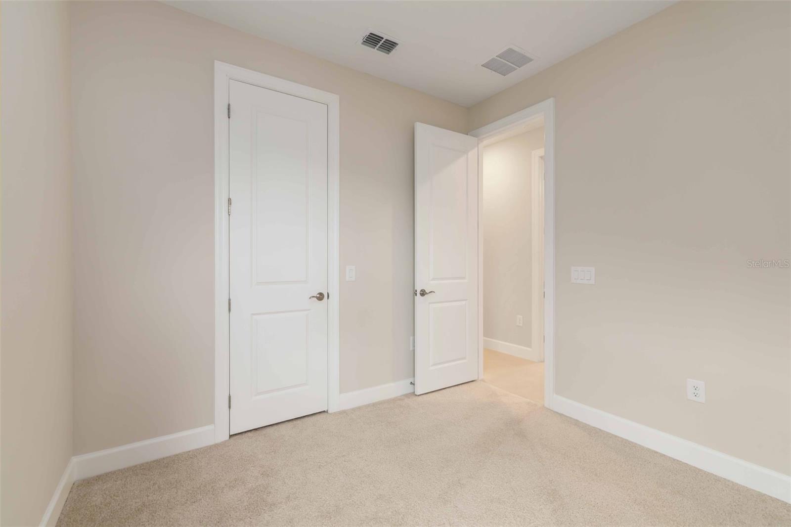 Image 36 of 48 For 5811 Silverside Pine Court