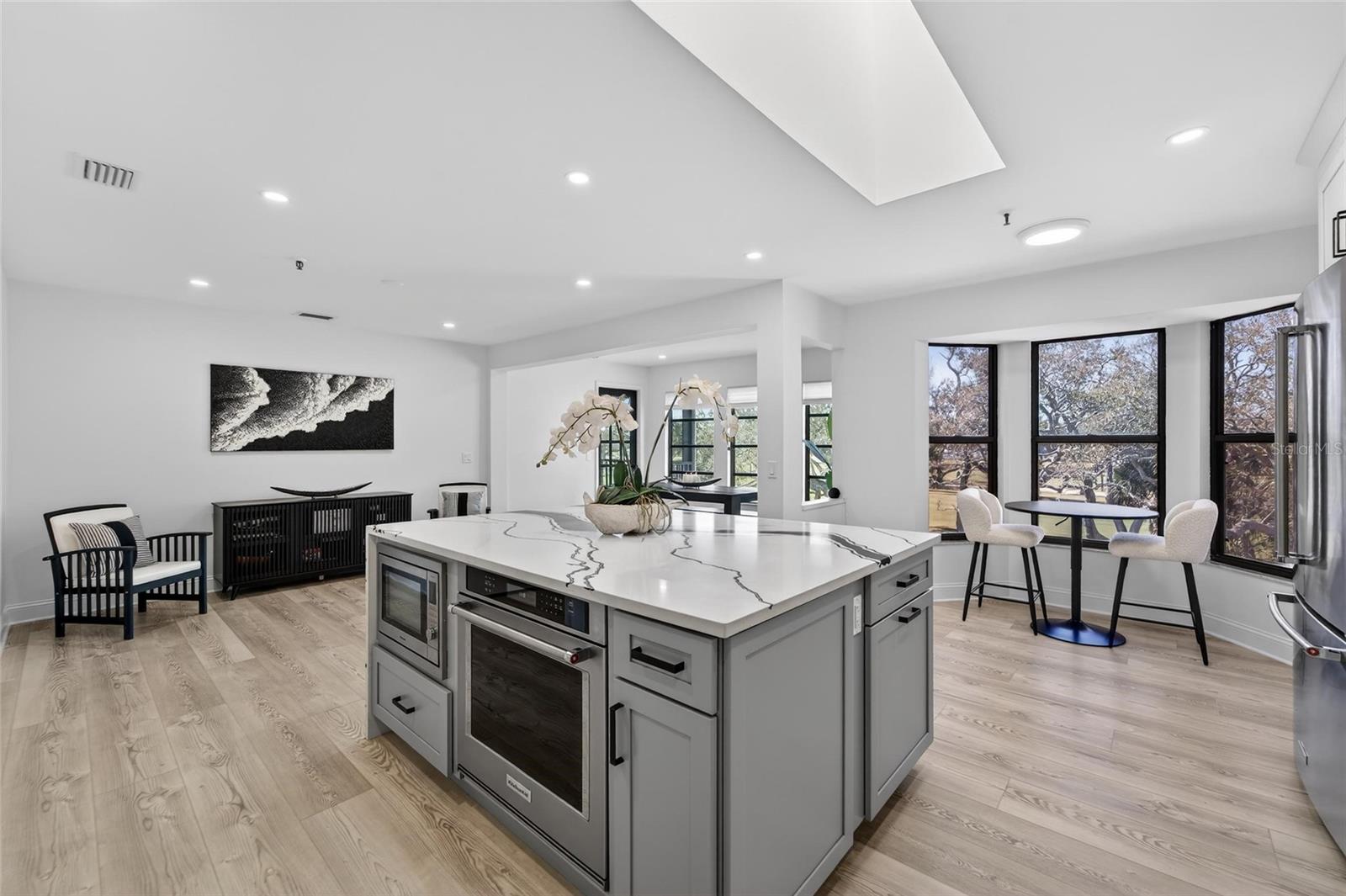 Image 15 of 77 For 2155 Harbourside Drive 804