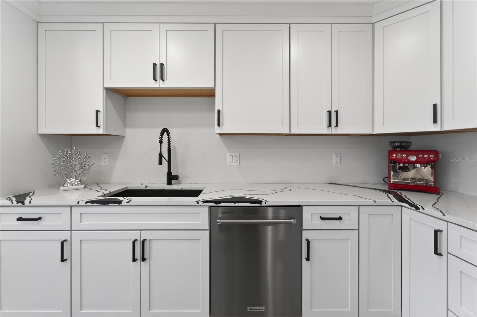 Image 22 of 77 For 2155 Harbourside Drive 804