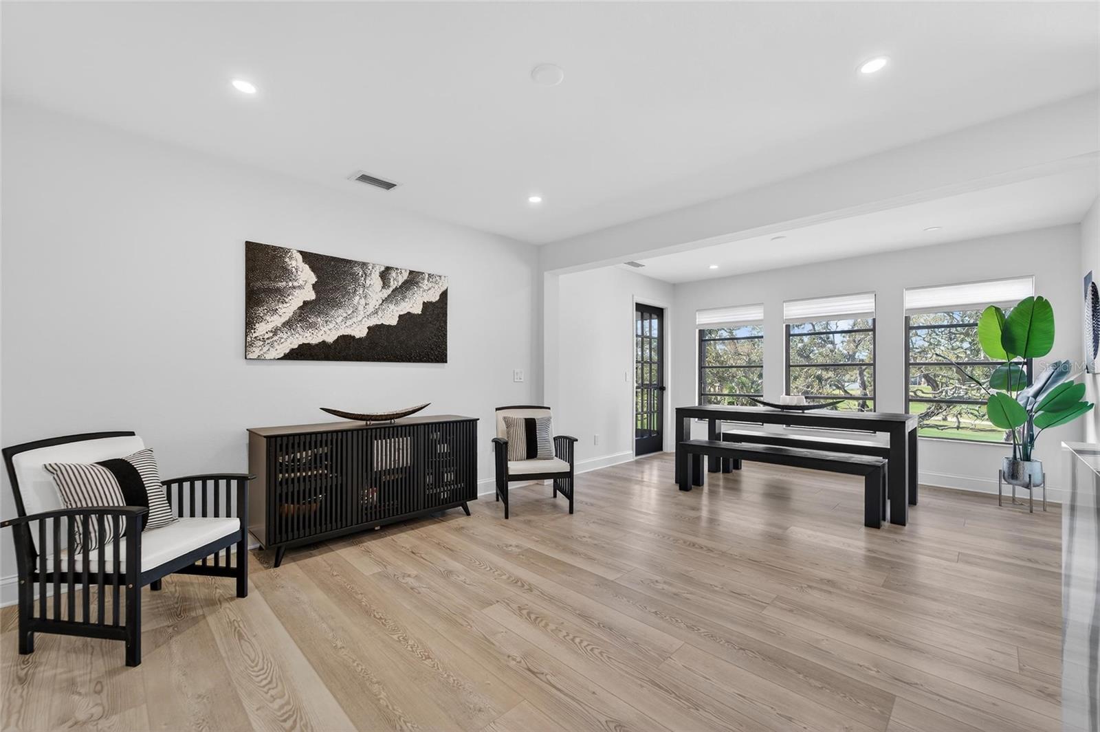 Image 27 of 77 For 2155 Harbourside Drive 804