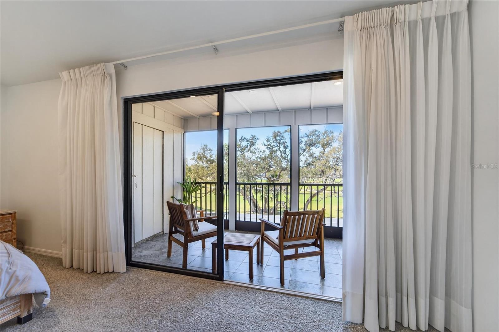 Image 33 of 77 For 2155 Harbourside Drive 804