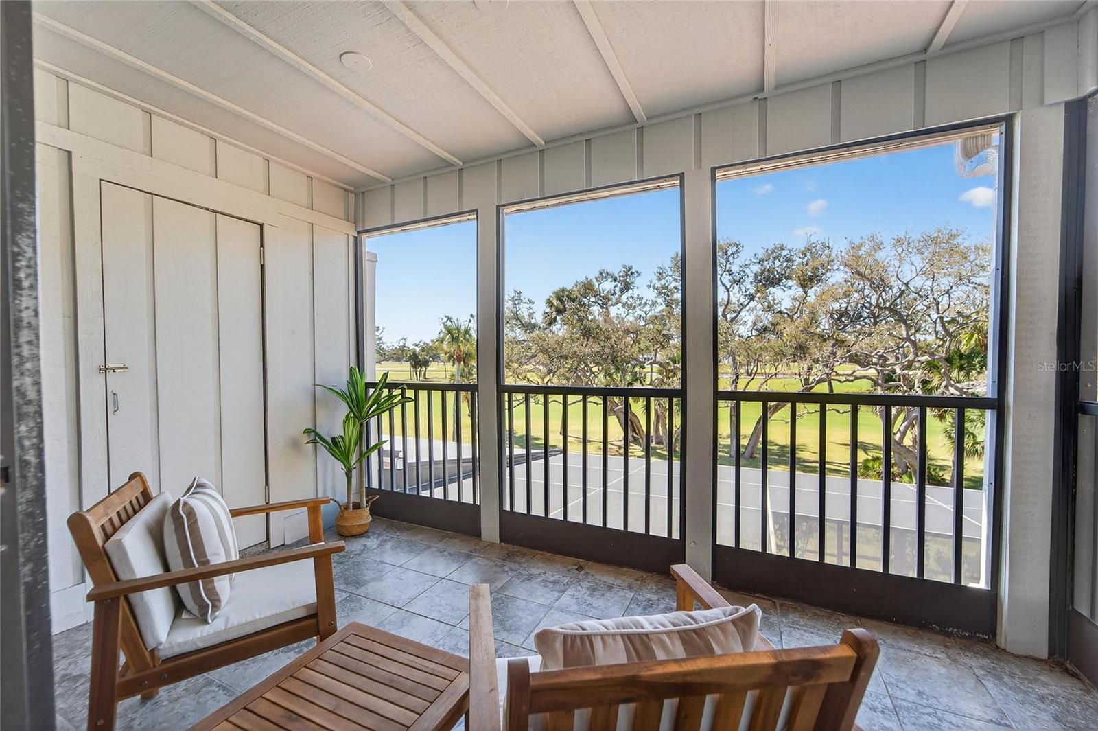 Image 34 of 77 For 2155 Harbourside Drive 804