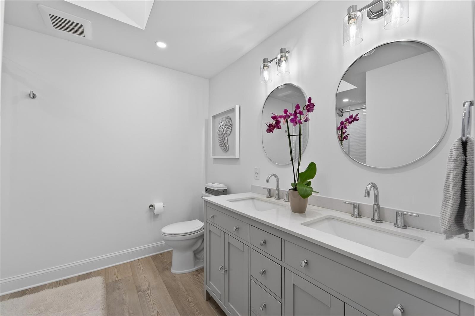 Image 37 of 77 For 2155 Harbourside Drive 804