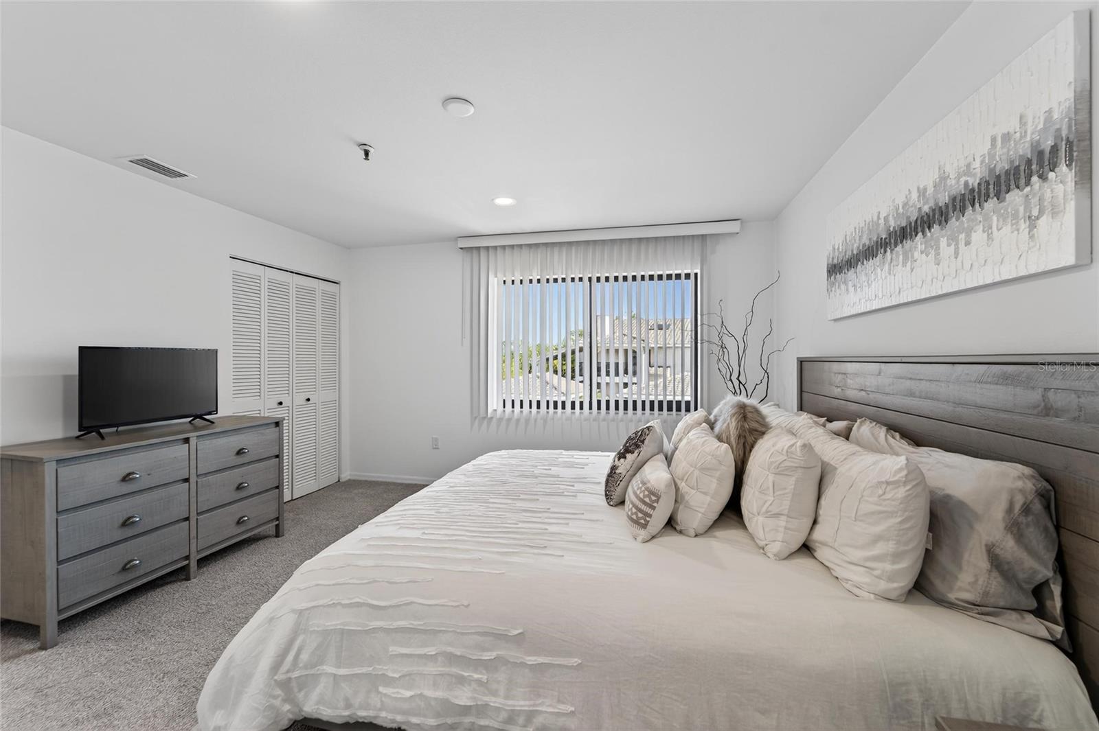 Image 42 of 77 For 2155 Harbourside Drive 804