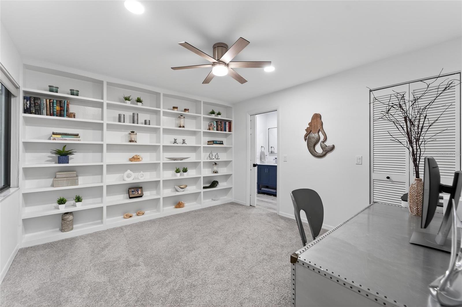 Image 45 of 77 For 2155 Harbourside Drive 804