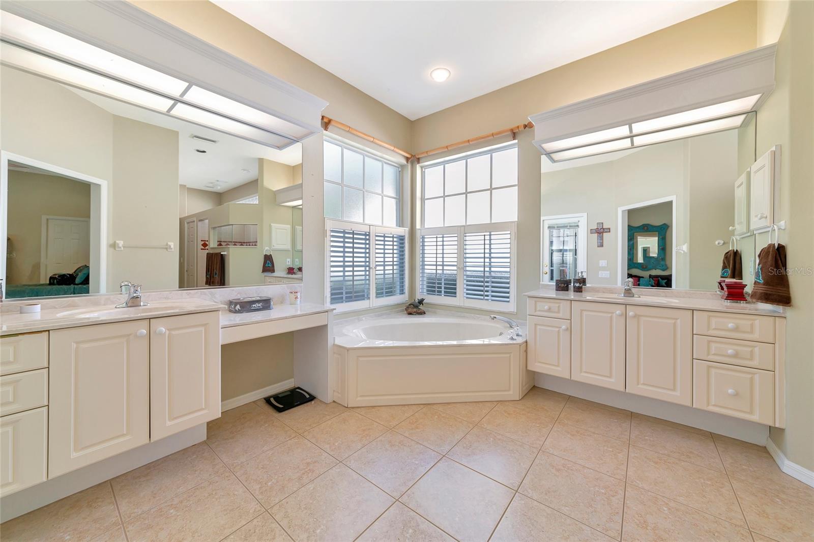 Image 18 of 39 For 4726 Old Farm Road