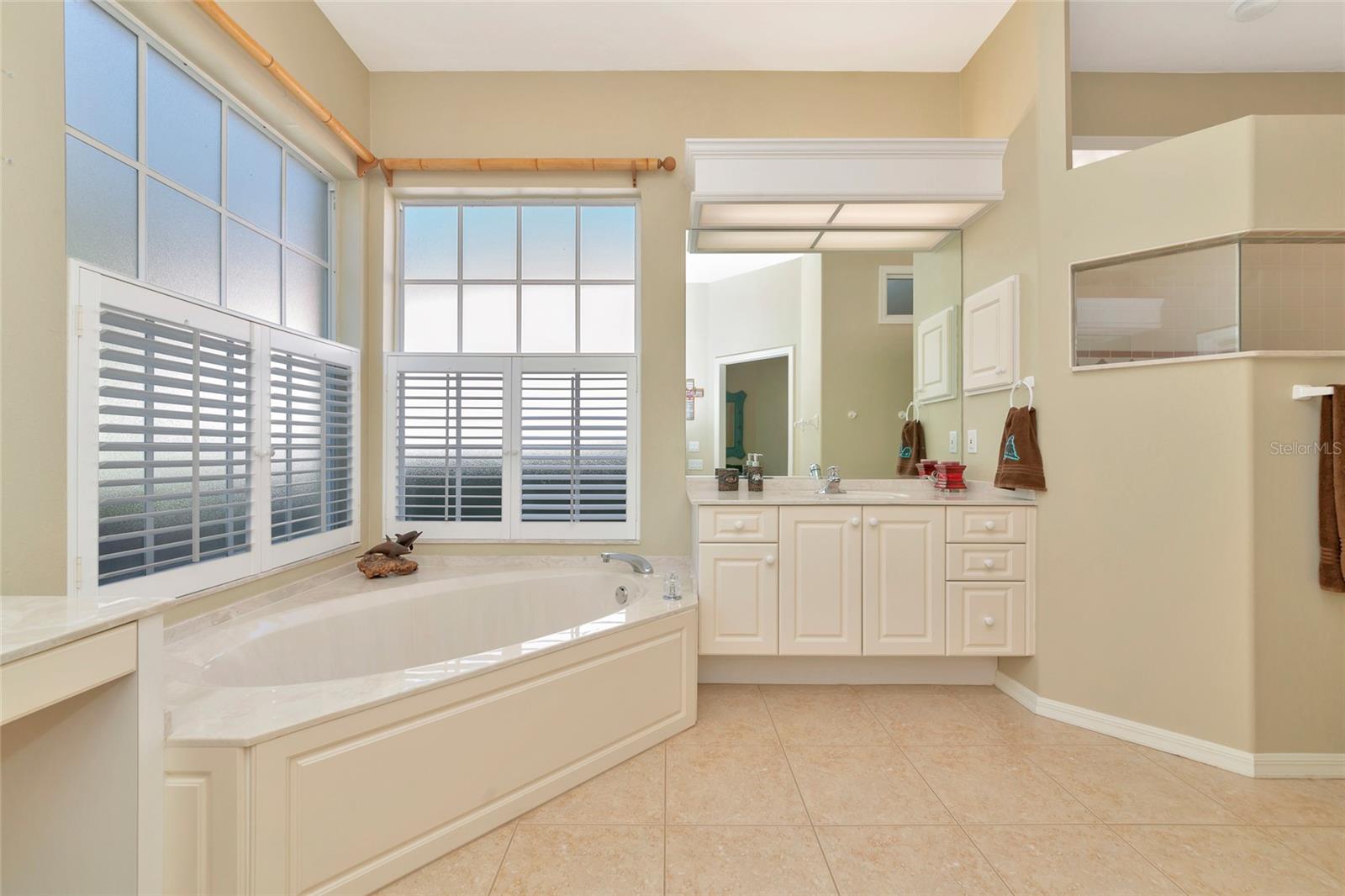 Image 20 of 39 For 4726 Old Farm Road