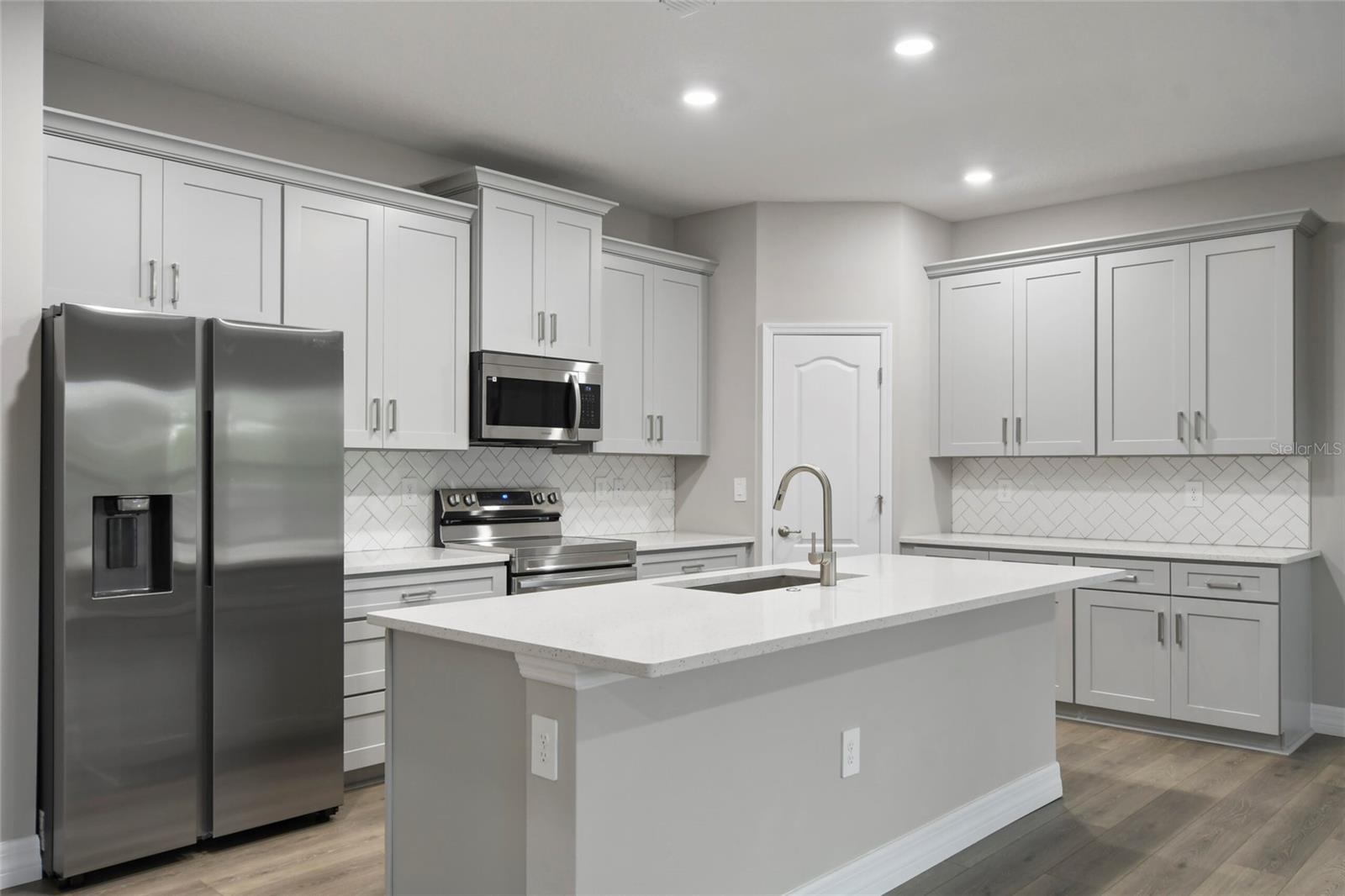 Image 2 of 11 For 190 Stevensville Street