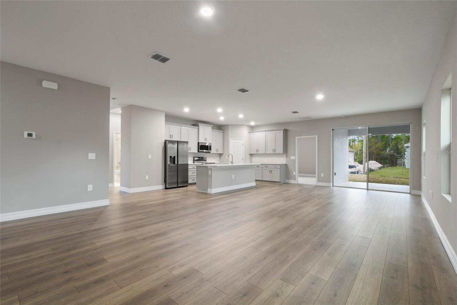 Image 5 of 11 For 190 Stevensville Street