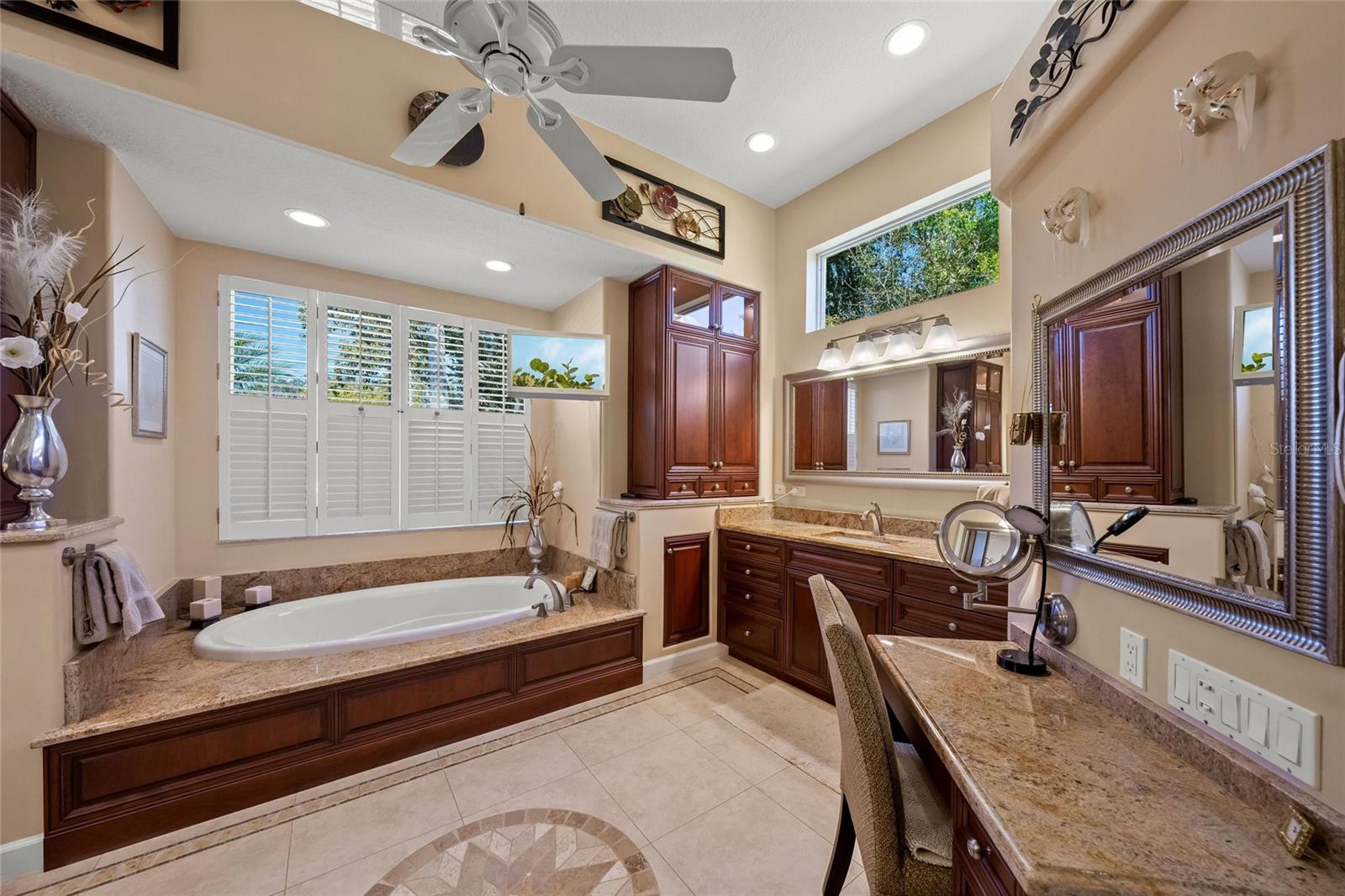 Listing photo id 25 for 2799 Dick Wilson Drive