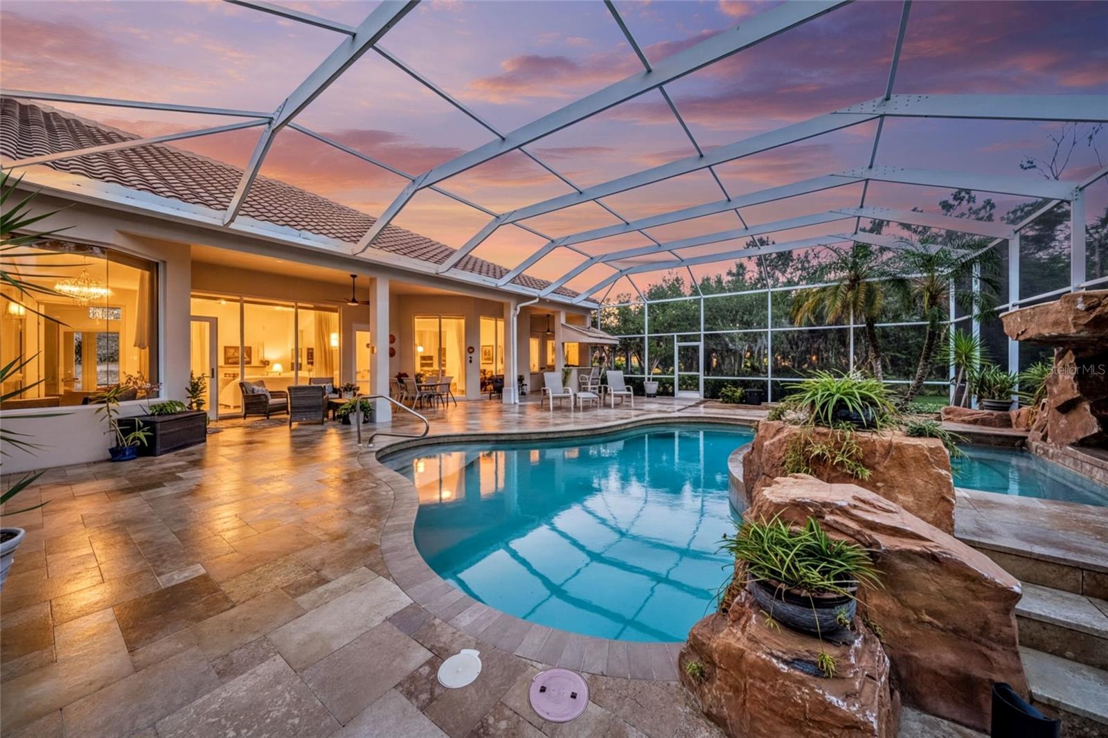 Listing photo id 7 for 2799 Dick Wilson Drive