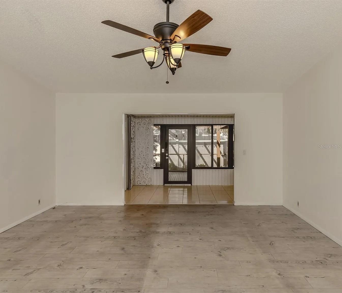 Image 11 of 44 For 1700 Curry Trail 35