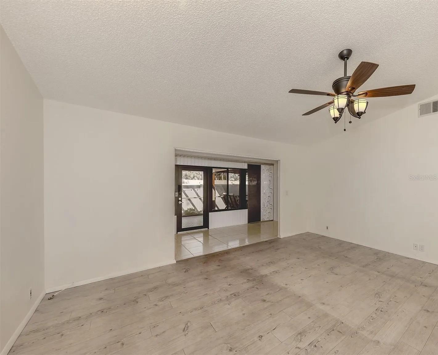 Image 12 of 44 For 1700 Curry Trail 35