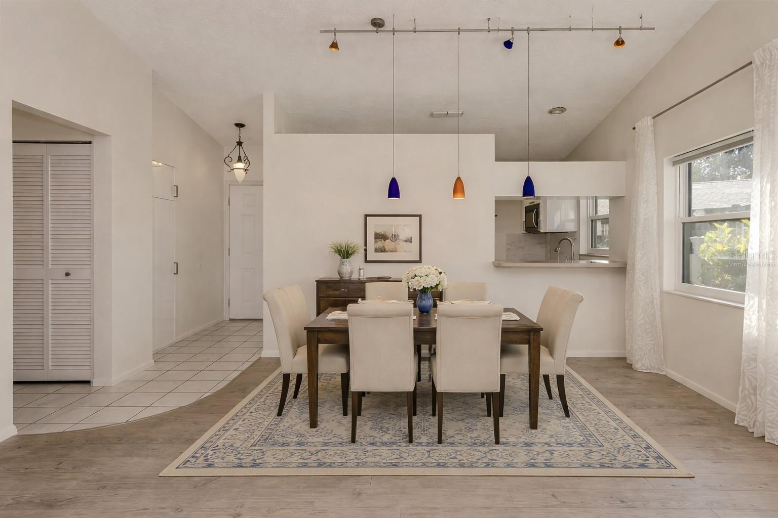 Image 4 of 44 For 1700 Curry Trail 35