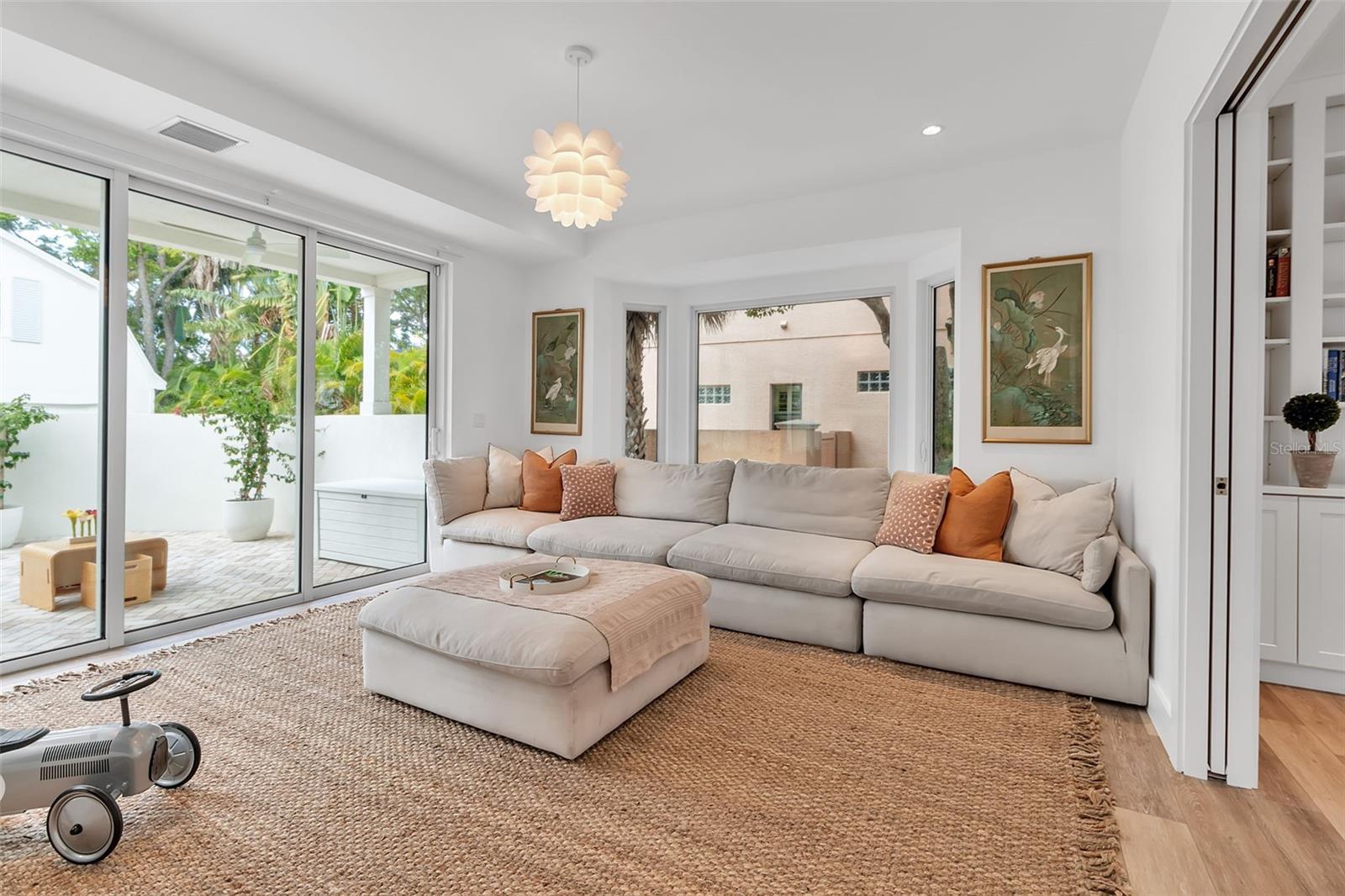 Image 24 of 77 For 1642 Arlington Street