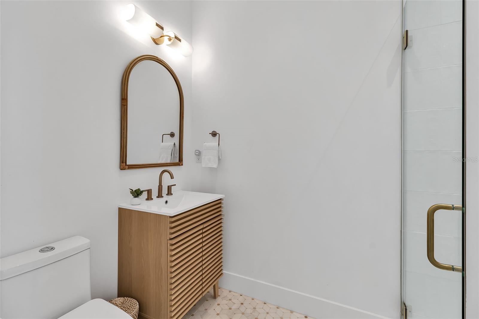 Image 31 of 77 For 1642 Arlington Street