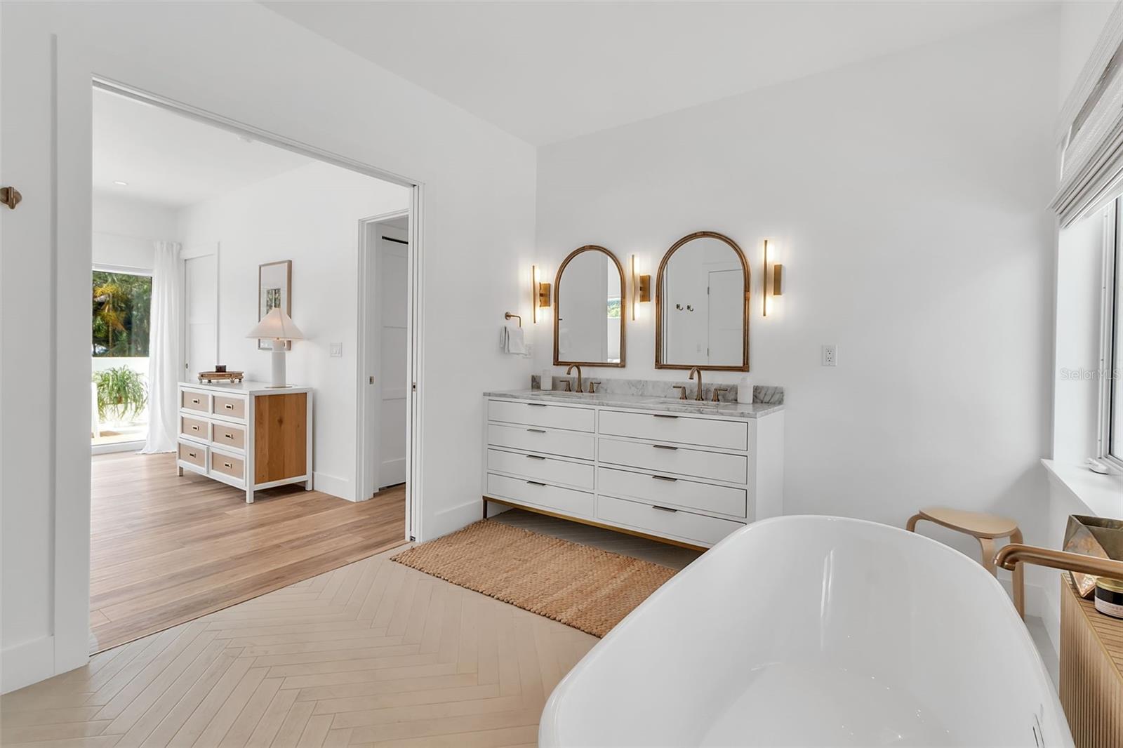 Image 40 of 77 For 1642 Arlington Street