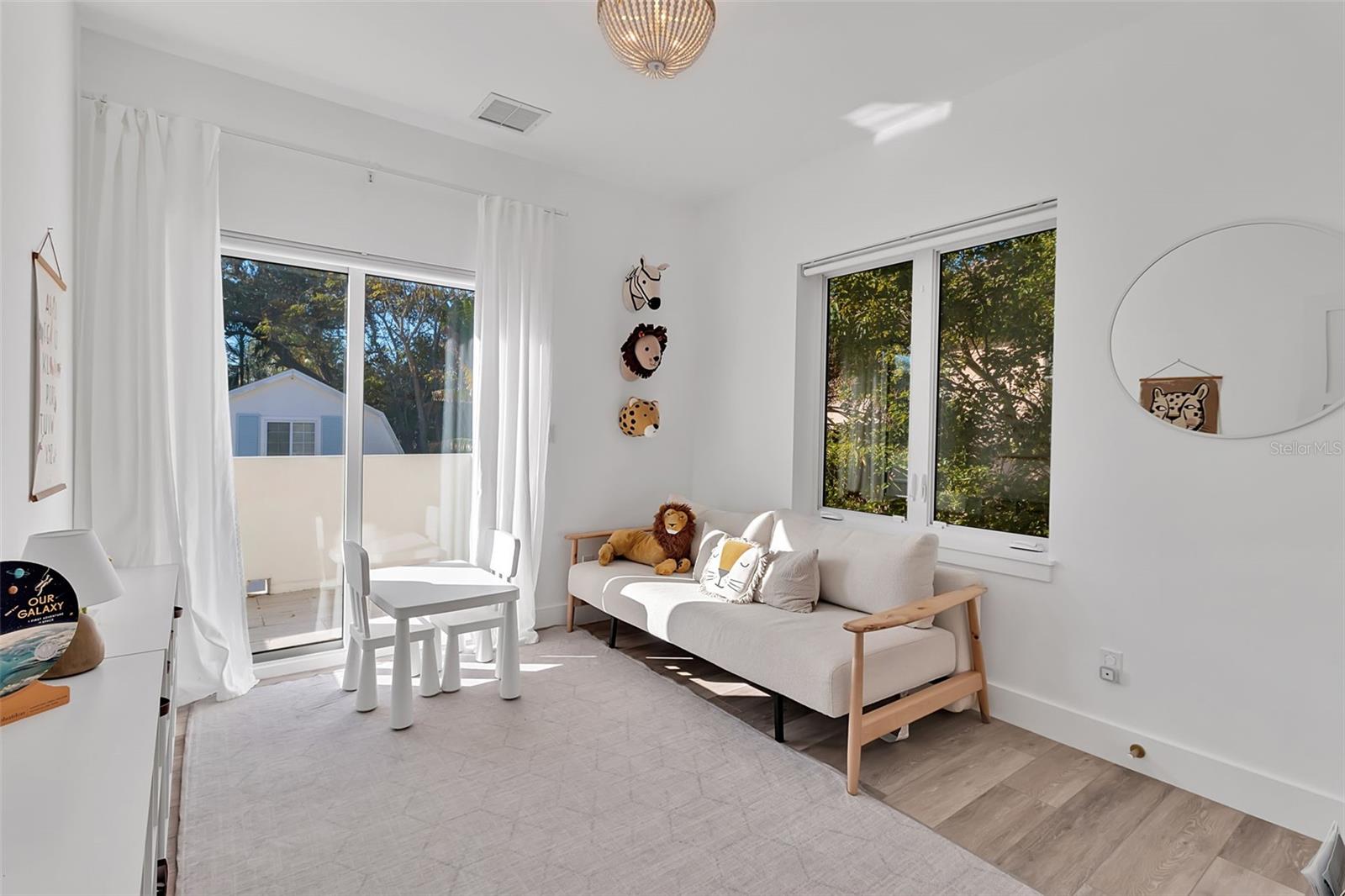 Image 47 of 77 For 1642 Arlington Street