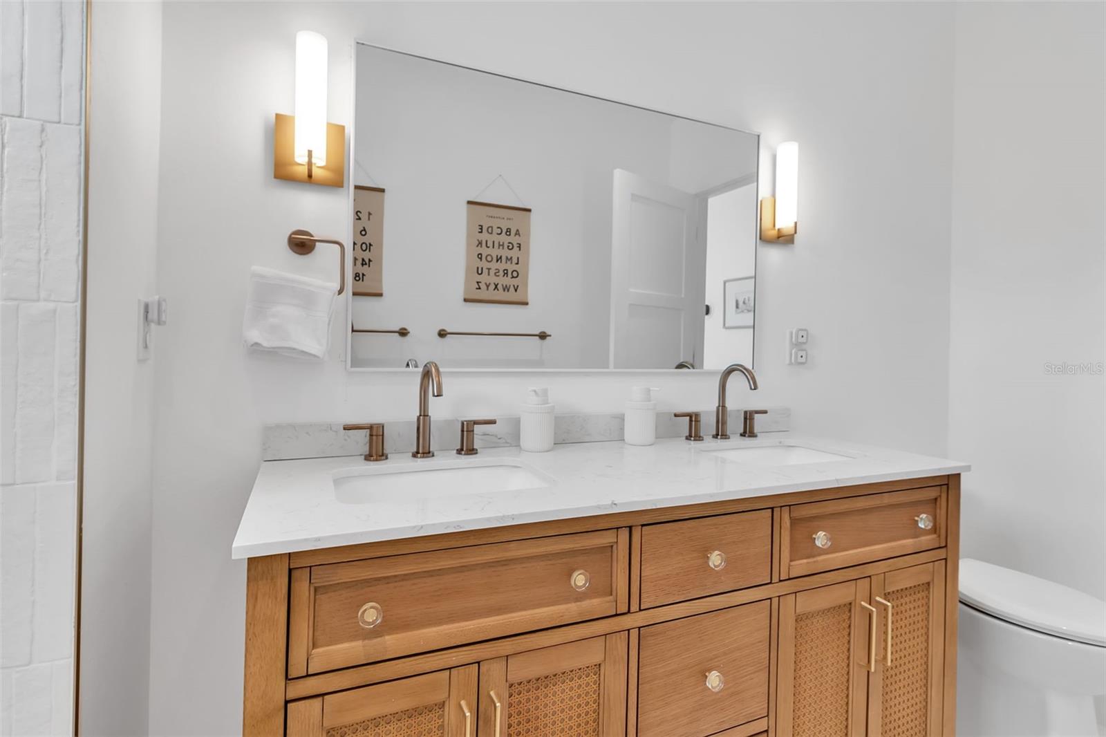 Image 53 of 77 For 1642 Arlington Street